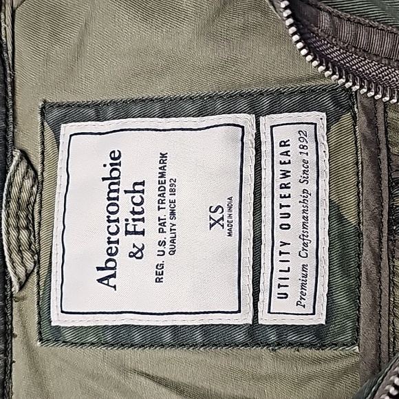 ABERCROMBIE & Fitch xs army camo zip up jacket - Picture 6 of 7
